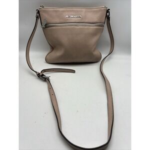 Michael Kors Messenger Pebbled Leather Zipper Closure‎ Crossbody Bag